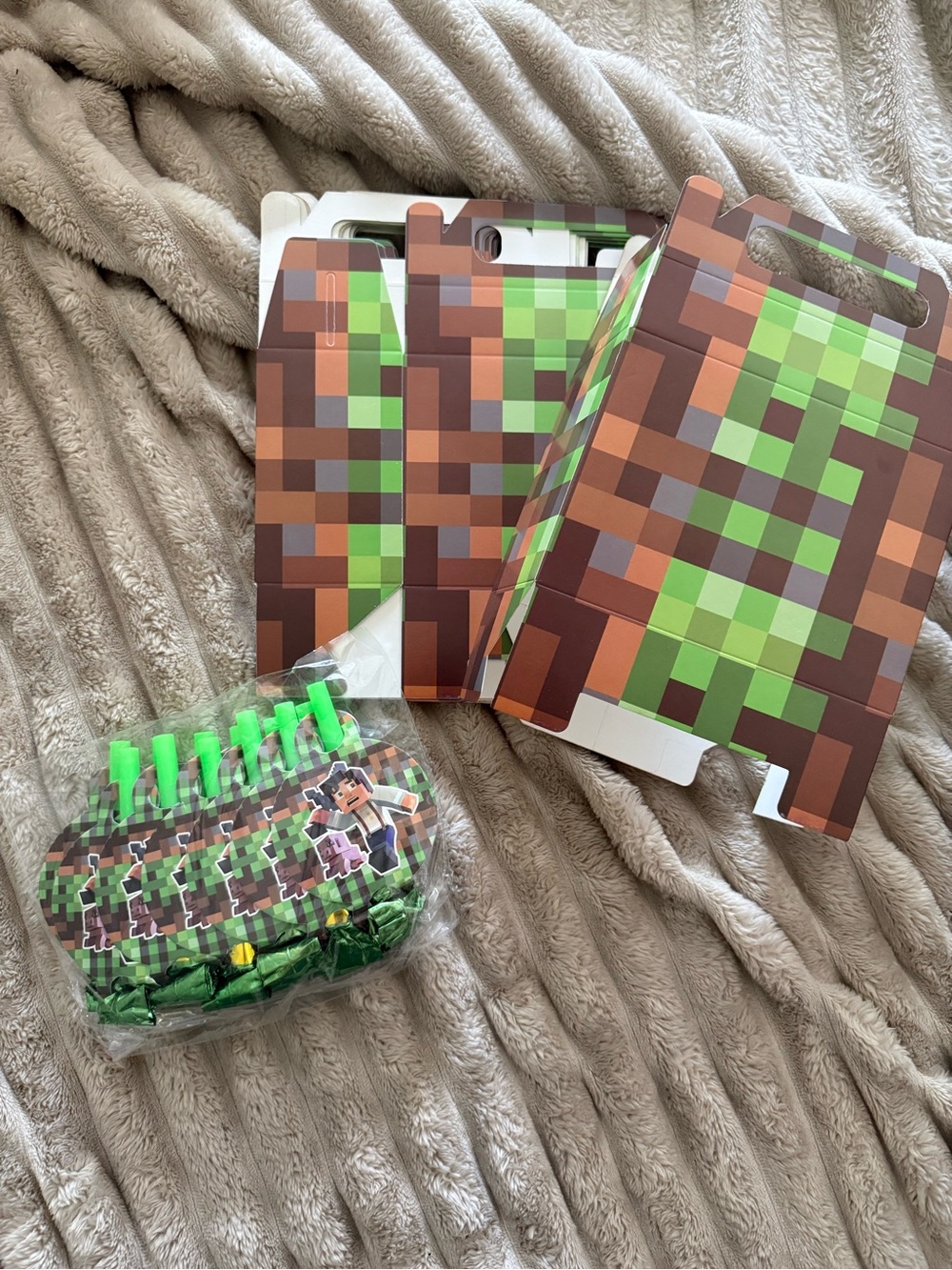 Pixel Block Party Favor Boxes and Green Blowouts - Unbranded